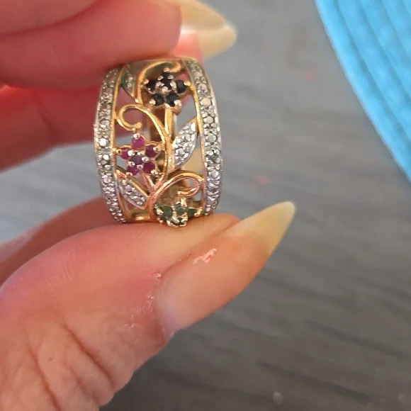 Elegant Gold and Silver Floral Ring. Size 8 - Picture 7 of 7